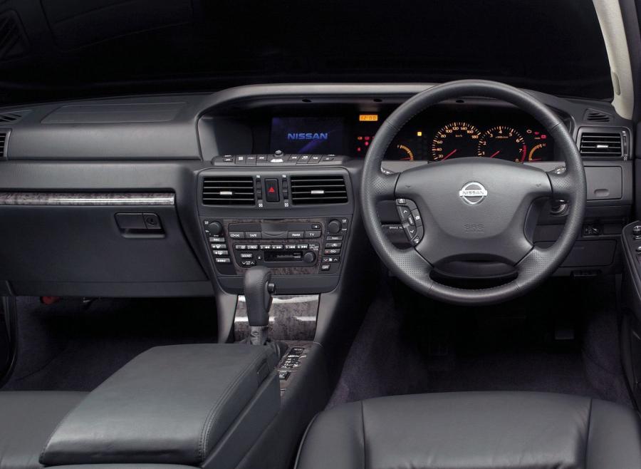  Nissan Gloria 1999 года  (фото 10 из 12)